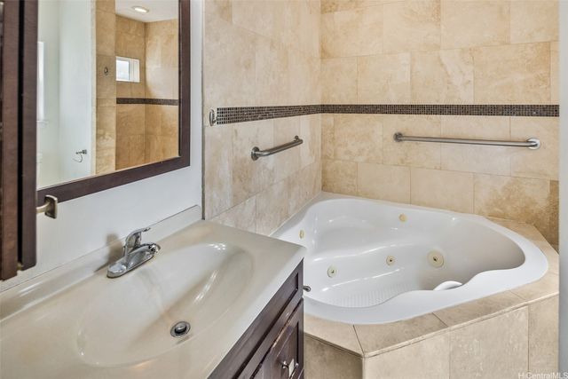 3334 Winam Avenue, Honolulu, HI 96815