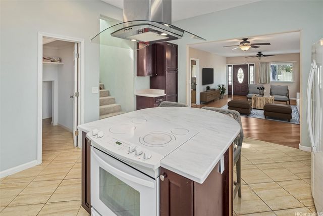 3334 Winam Avenue, Honolulu, HI 96815