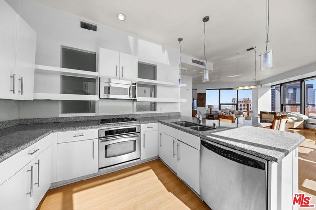 1100 Wilshire Boulevard 3508, Los Angeles, CA 90017
