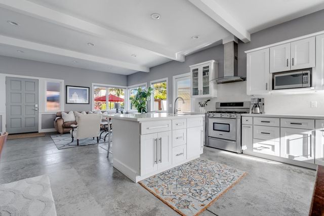 331 36th Avenue, Santa Cruz, CA 95062