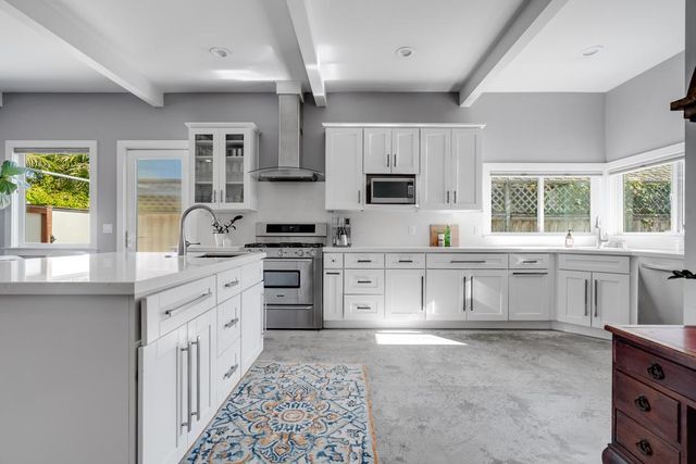 331 36th Avenue, Santa Cruz, CA 95062