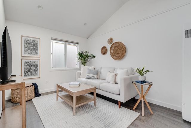 331 36th Avenue, Santa Cruz, CA 95062