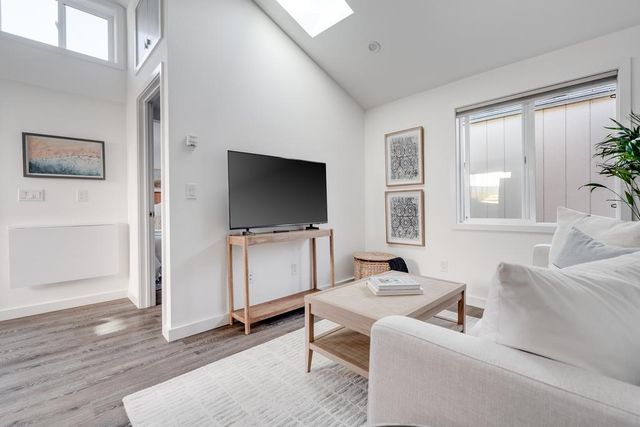 331 36th Avenue, Santa Cruz, CA 95062