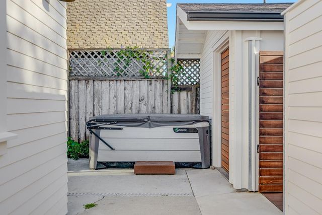 331 36th Avenue, Santa Cruz, CA 95062