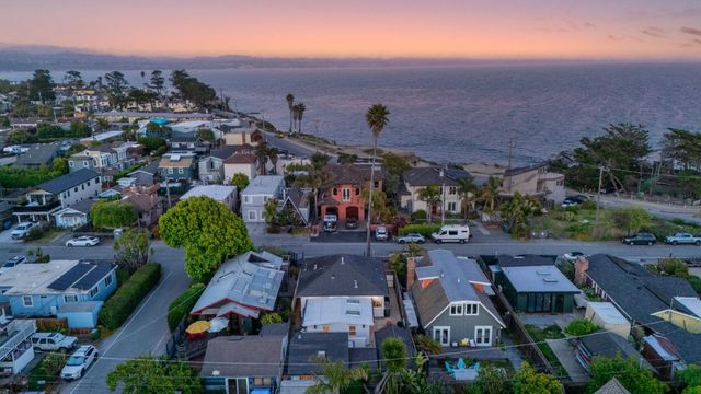 331 36th Avenue, Santa Cruz, CA 95062