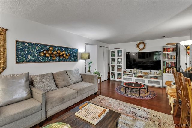 5 Cambridge G, Amherst, NY 14221