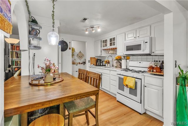 5 Cambridge G, Amherst, NY 14221