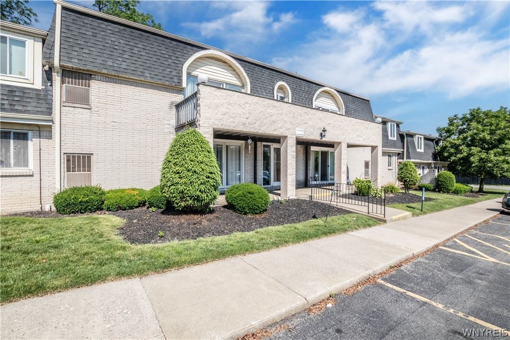 5 Cambridge G, Amherst, NY 14221