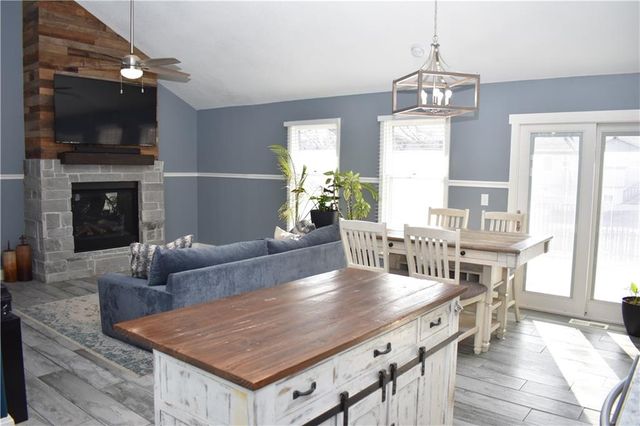 1591 W Mulberry Street, Olathe, KS 66061