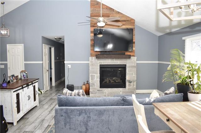 1591 W Mulberry Street, Olathe, KS 66061