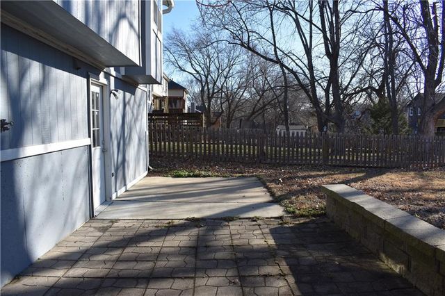 1591 W Mulberry Street, Olathe, KS 66061