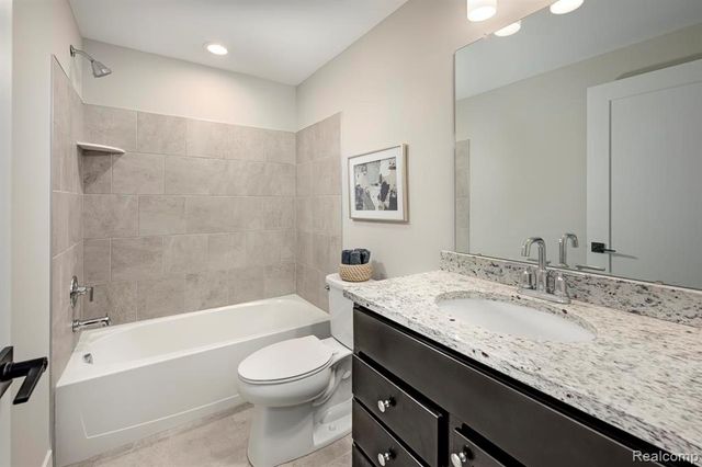 27403 Hidden Trail Lane, South Lyon, MI 48178
