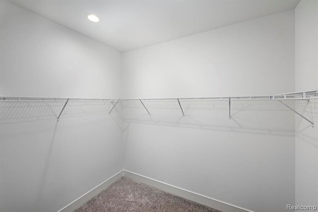 27403 Hidden Trail Lane, South Lyon, MI 48178