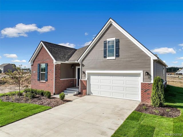 27403 Hidden Trail Lane, South Lyon, MI 48178