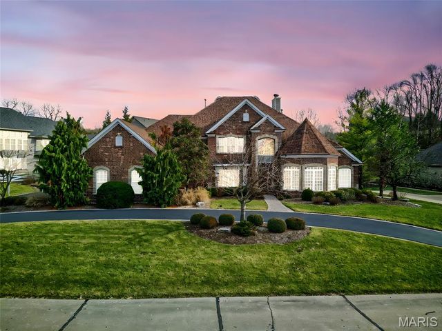 12410 Grandview Lake Drive, St Louis, MO 63127