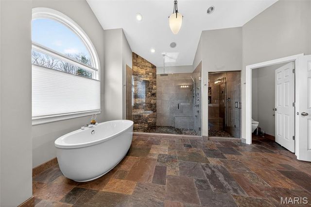 12410 Grandview Lake Drive, St Louis, MO 63127