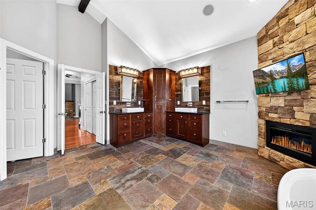 12410 Grandview Lake Drive, St Louis, MO 63127