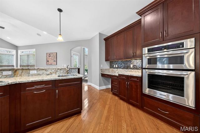 12410 Grandview Lake Drive, St Louis, MO 63127