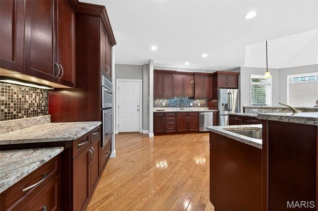 12410 Grandview Lake Drive, St Louis, MO 63127