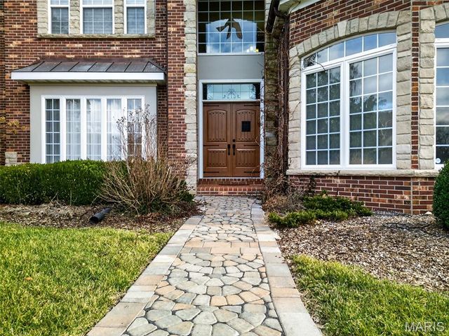 12410 Grandview Lake Drive, St Louis, MO 63127