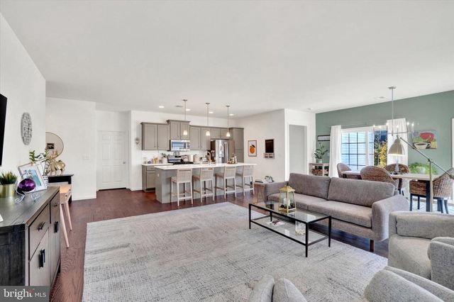 922 SHADOWBROOKE DR, Dover, PA 17315