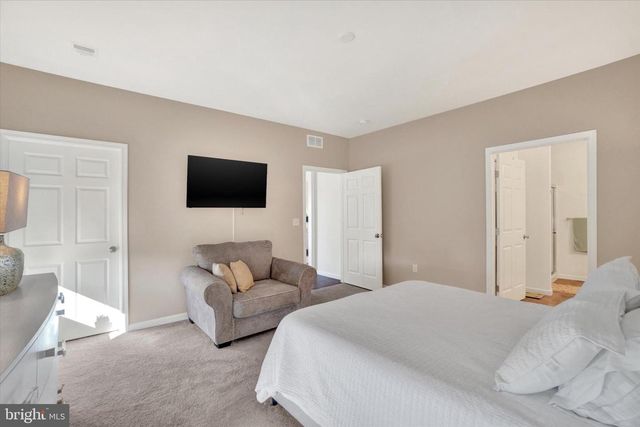 922 SHADOWBROOKE DR, Dover, PA 17315