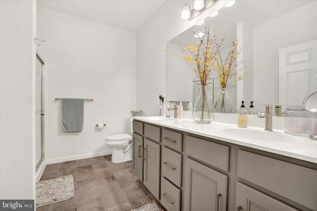 922 SHADOWBROOKE DR, Dover, PA 17315