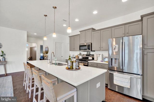 922 SHADOWBROOKE DR, Dover, PA 17315