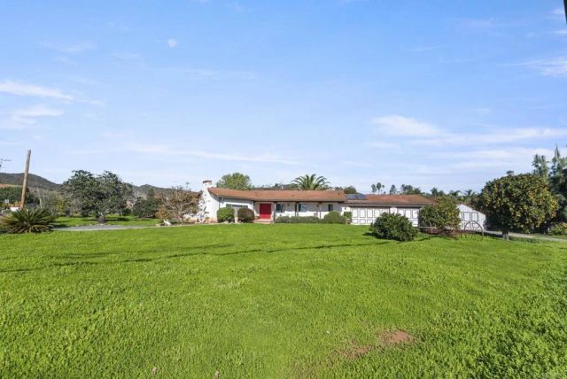 3414 Royal Road, Vista, CA 92084