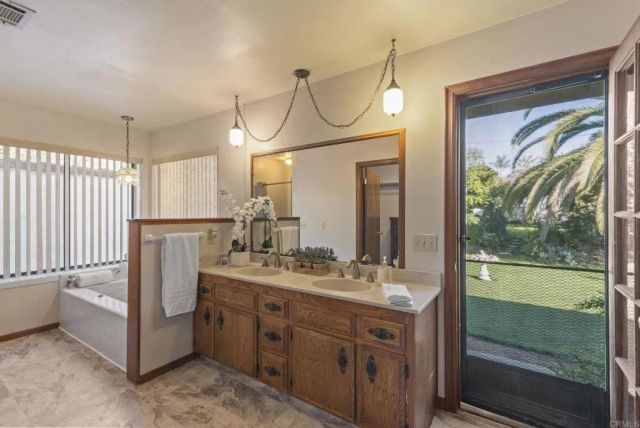 3414 Royal Road, Vista, CA 92084