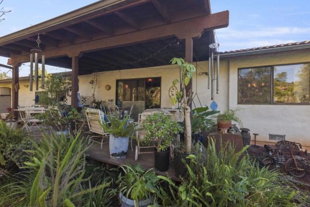 3414 Royal Road, Vista, CA 92084