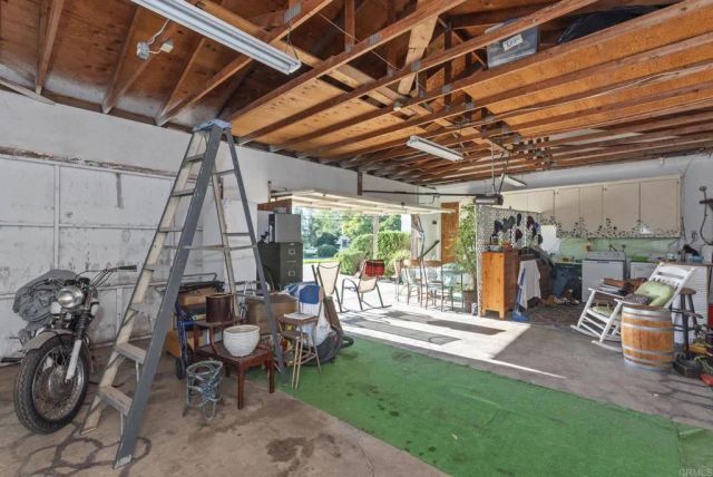 3414 Royal Road, Vista, CA 92084