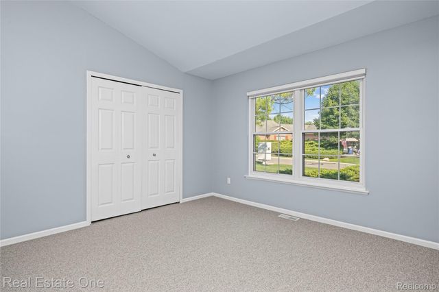 7332 Meadowridge Circle, West Bloomfield Charter Township, MI 48322