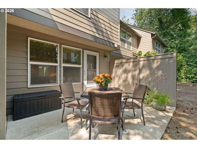 3926 CARMAN Dr, Lake Oswego, OR 97035