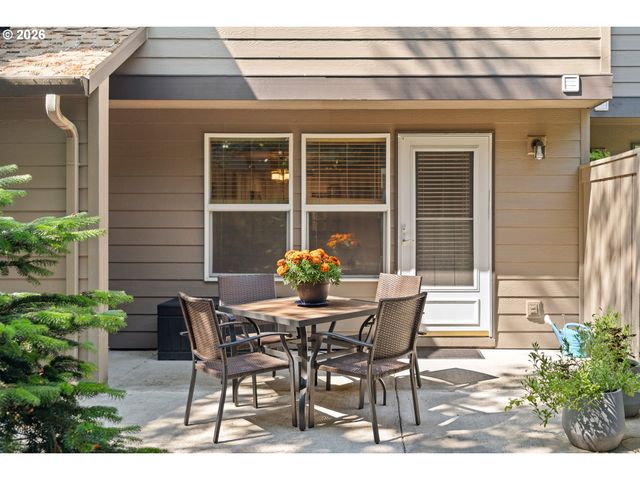 3926 CARMAN Dr, Lake Oswego, OR 97035
