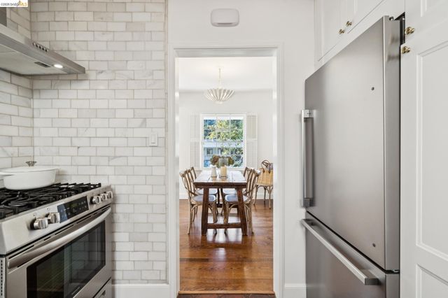 6200 Aspinwall Rd, Oakland, CA 94611