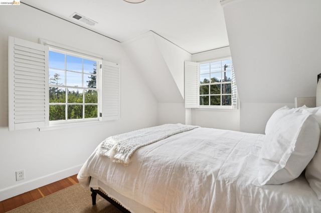 6200 Aspinwall Rd, Oakland, CA 94611
