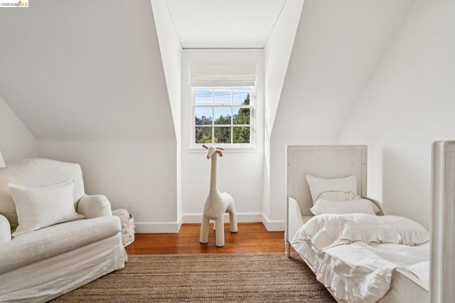 6200 Aspinwall Rd, Oakland, CA 94611