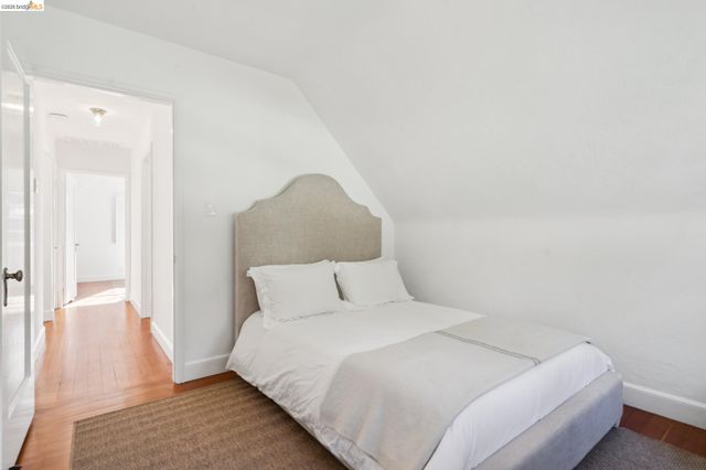 6200 Aspinwall Rd, Oakland, CA 94611