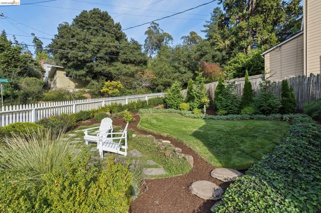 6200 Aspinwall Rd, Oakland, CA 94611