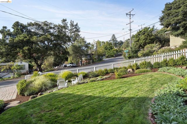 6200 Aspinwall Rd, Oakland, CA 94611