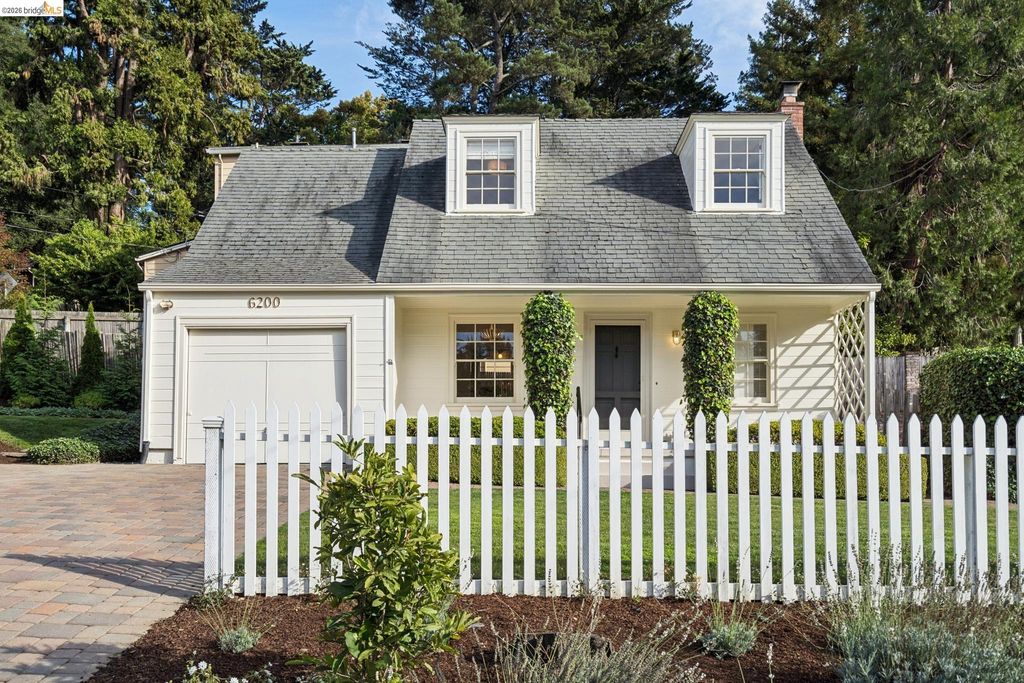 6200 Aspinwall Rd, Oakland, CA 94611