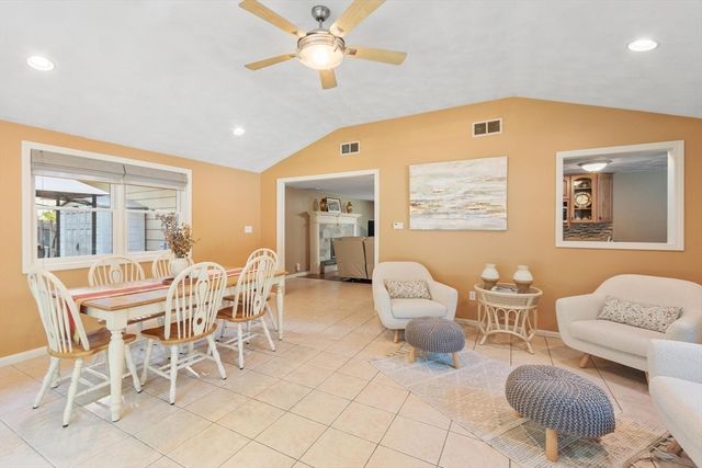 9 Brookbridge Rd, Peabody, MA 01960