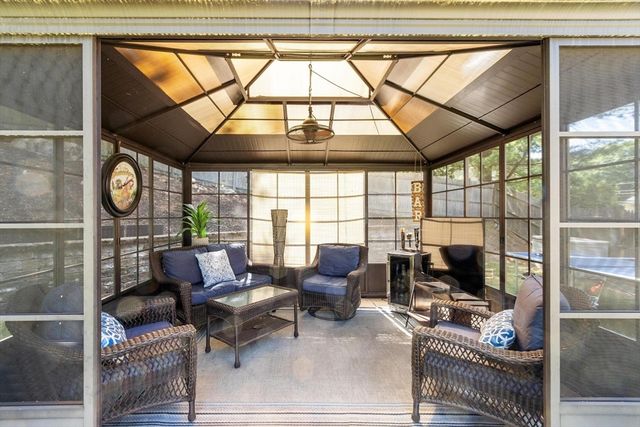 9 Brookbridge Rd, Peabody, MA 01960