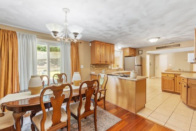 9 Brookbridge Rd, Peabody, MA 01960