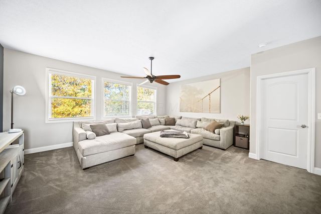 935 Kentucky Circle, Marysville, OH 43040