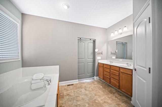 935 Kentucky Circle, Marysville, OH 43040