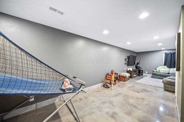 935 Kentucky Circle, Marysville, OH 43040