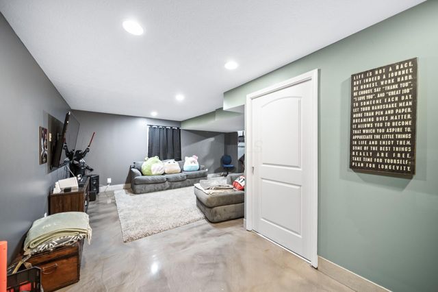 935 Kentucky Circle, Marysville, OH 43040