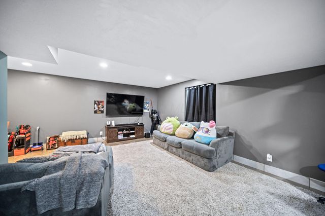 935 Kentucky Circle, Marysville, OH 43040